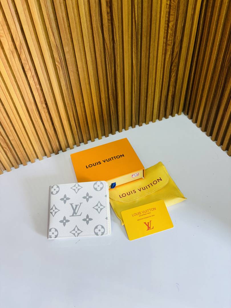 117 LV LOIUS VUTTON PREMIUM QUALITY WALLET