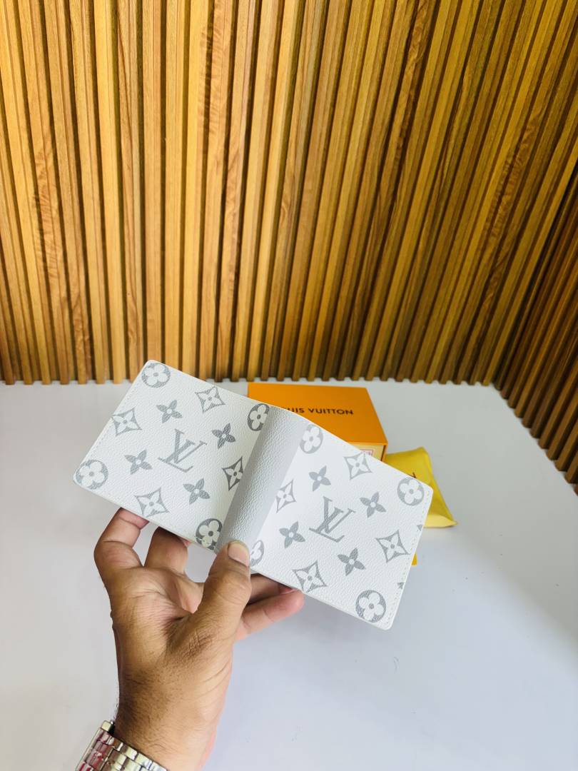 117 LV LOIUS VUTTON PREMIUM QUALITY WALLET
