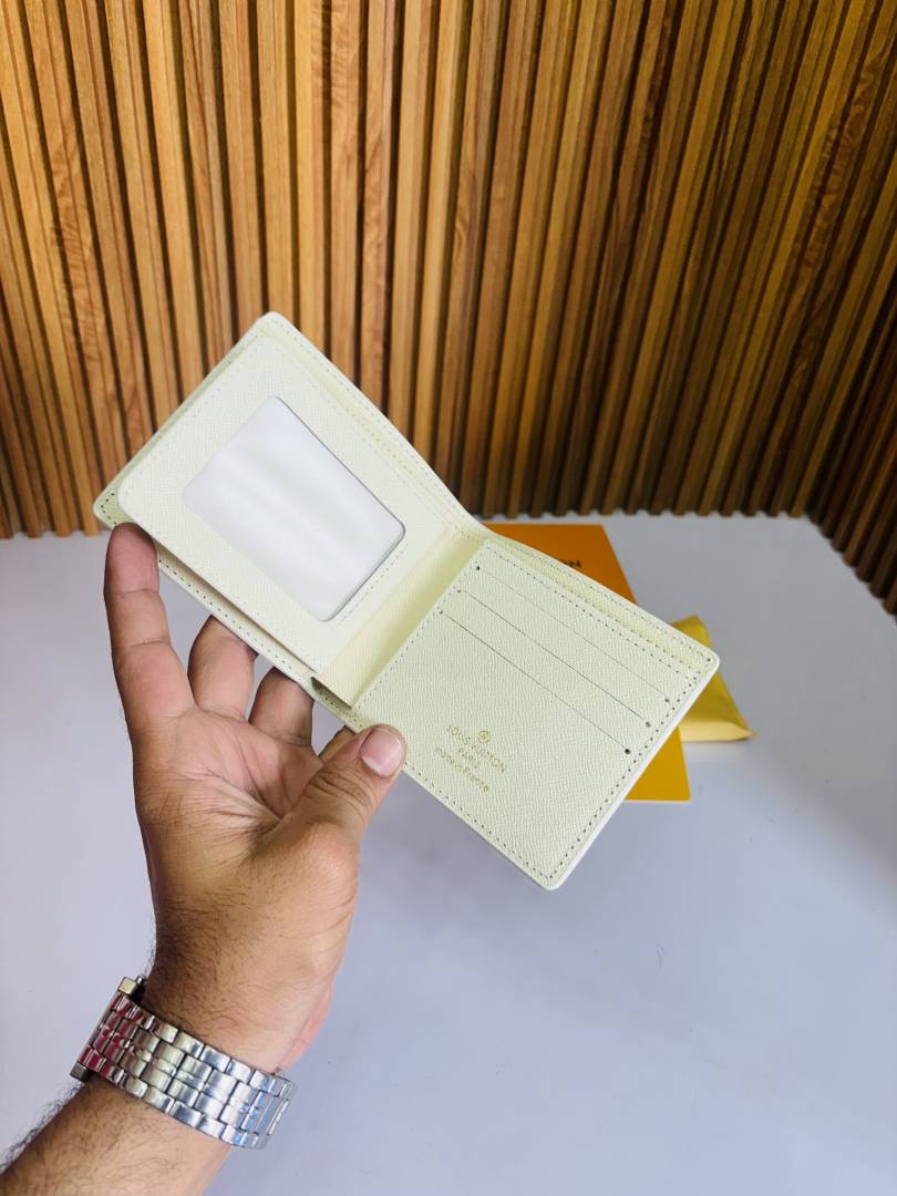 117 LV LOIUS VUTTON PREMIUM QUALITY WALLET