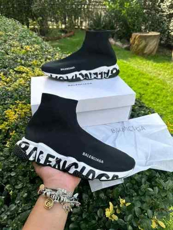 Balenciagaa Speed Runners Graffiti White Black