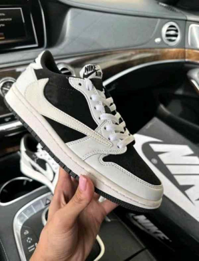 Nike air jordan retro 1 low travis scott x panda semi ua