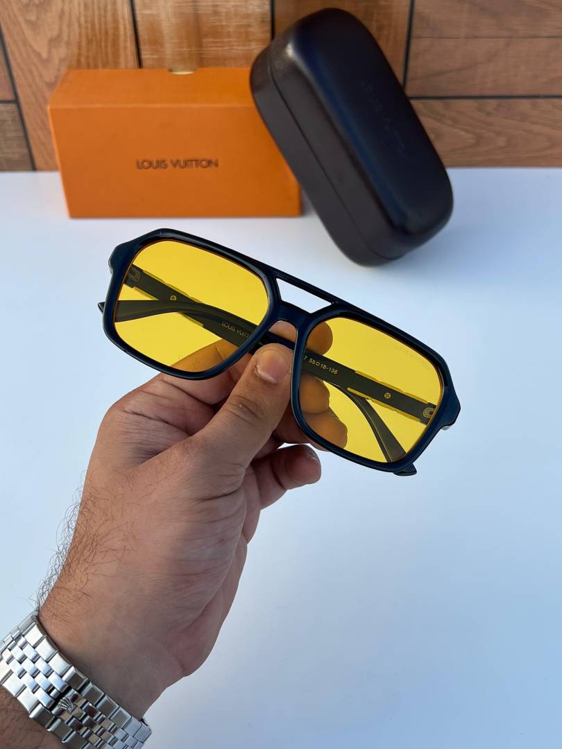 Louis Vuitton_2687_yellow