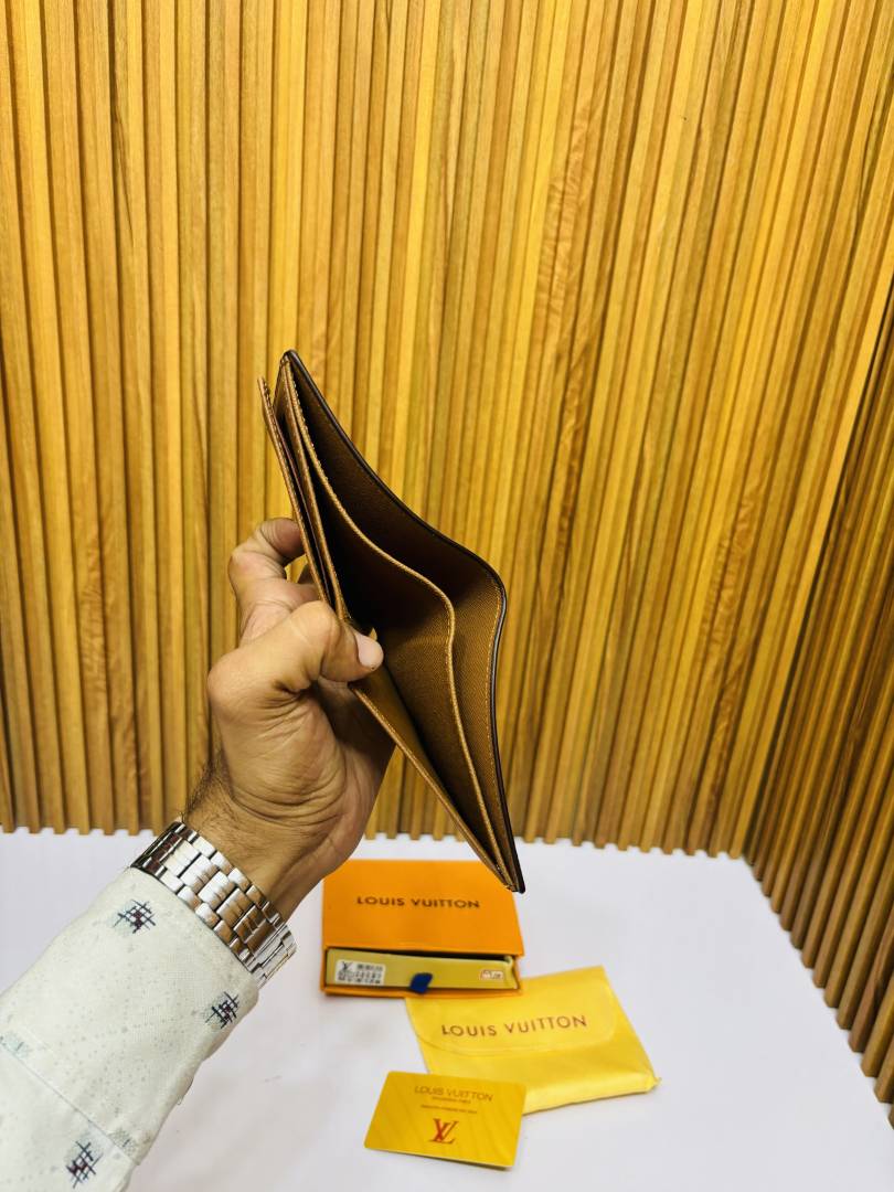 138 LV LOUIIS VUITTON PREMIUM QUALITY WALLET