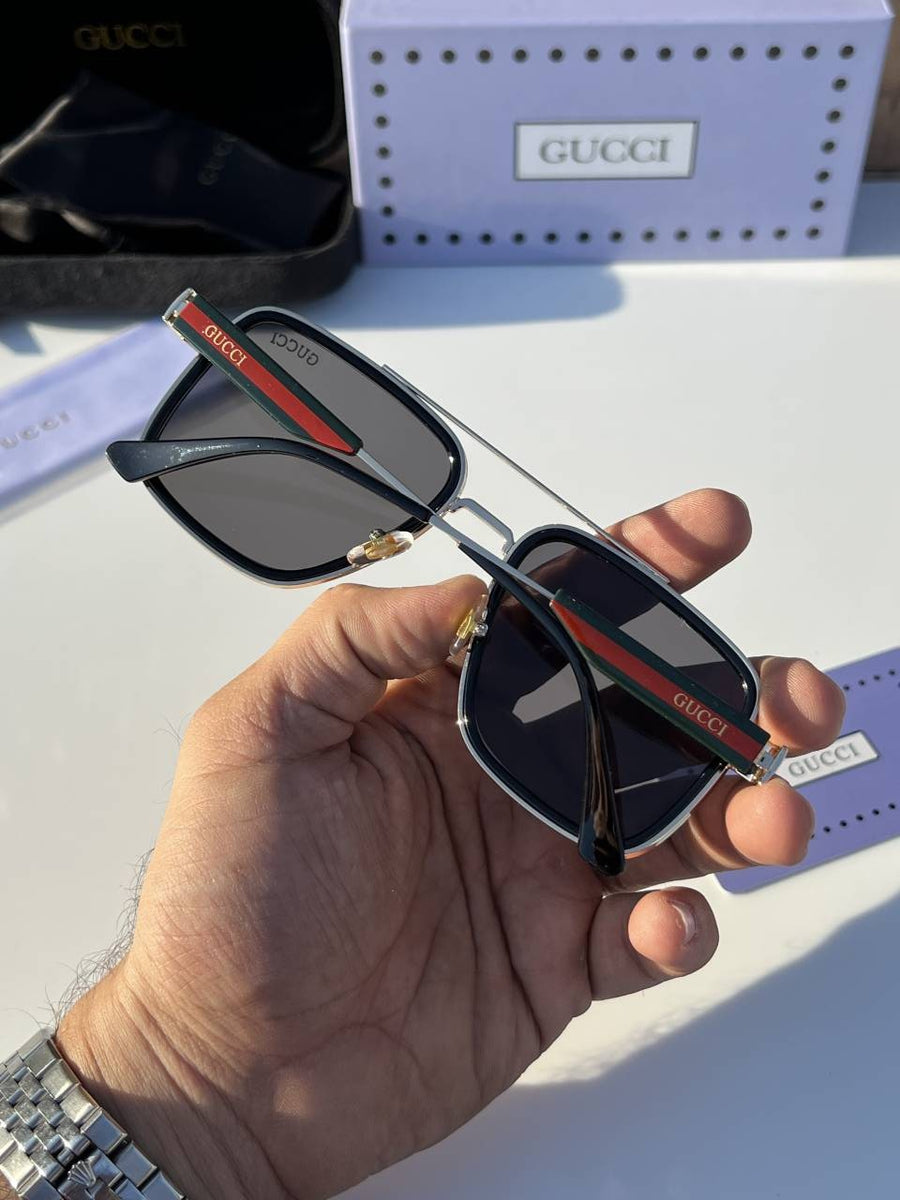 Gucci_964_gold_black