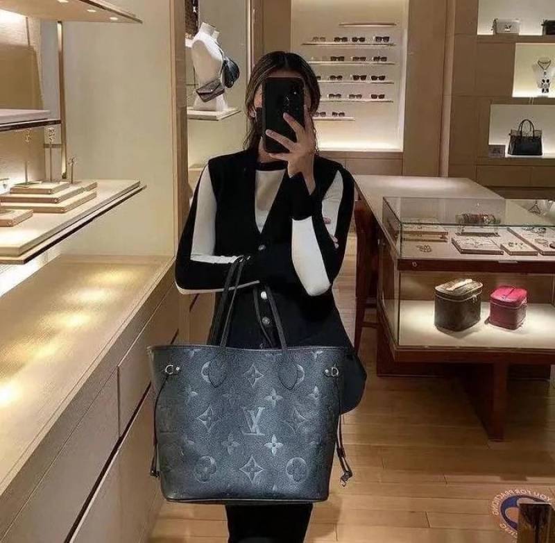 Louis Vuitton Neverful Black With origina Double Box