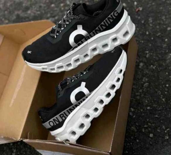 On Cloud Monster 2.0 Black Frost Running 581