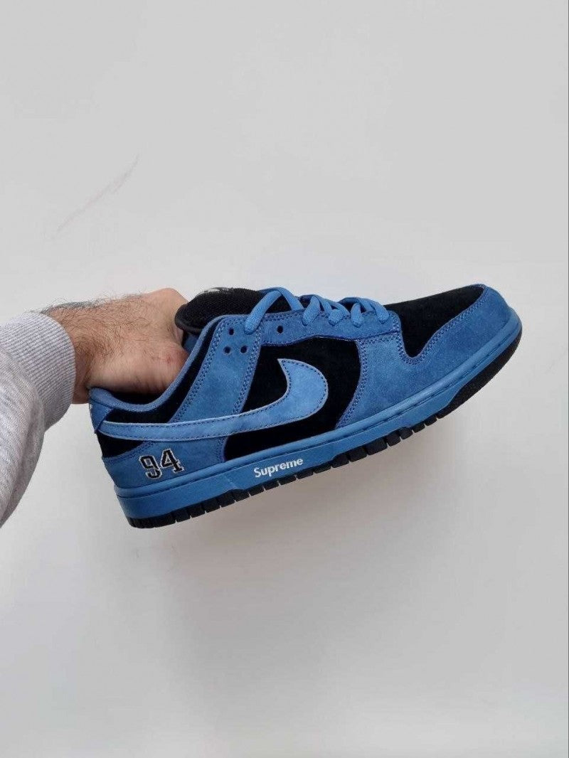 Nike sb dunk x supreme low ocean fog