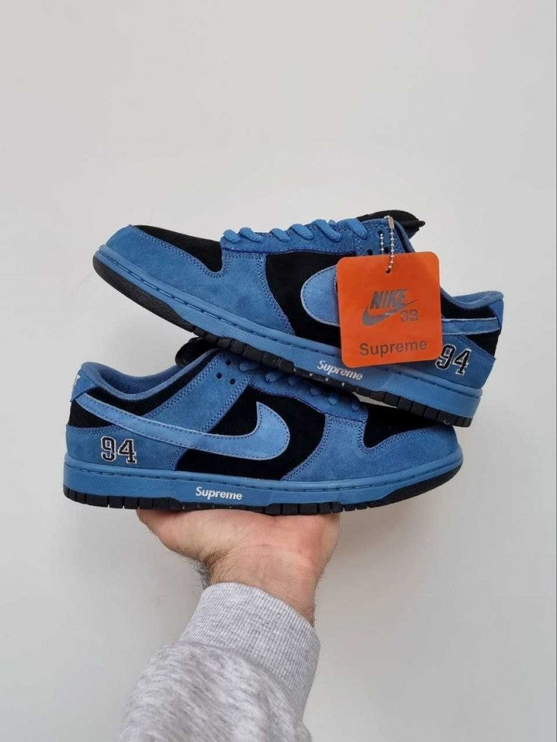 Nike sb dunk x supreme low ocean fog