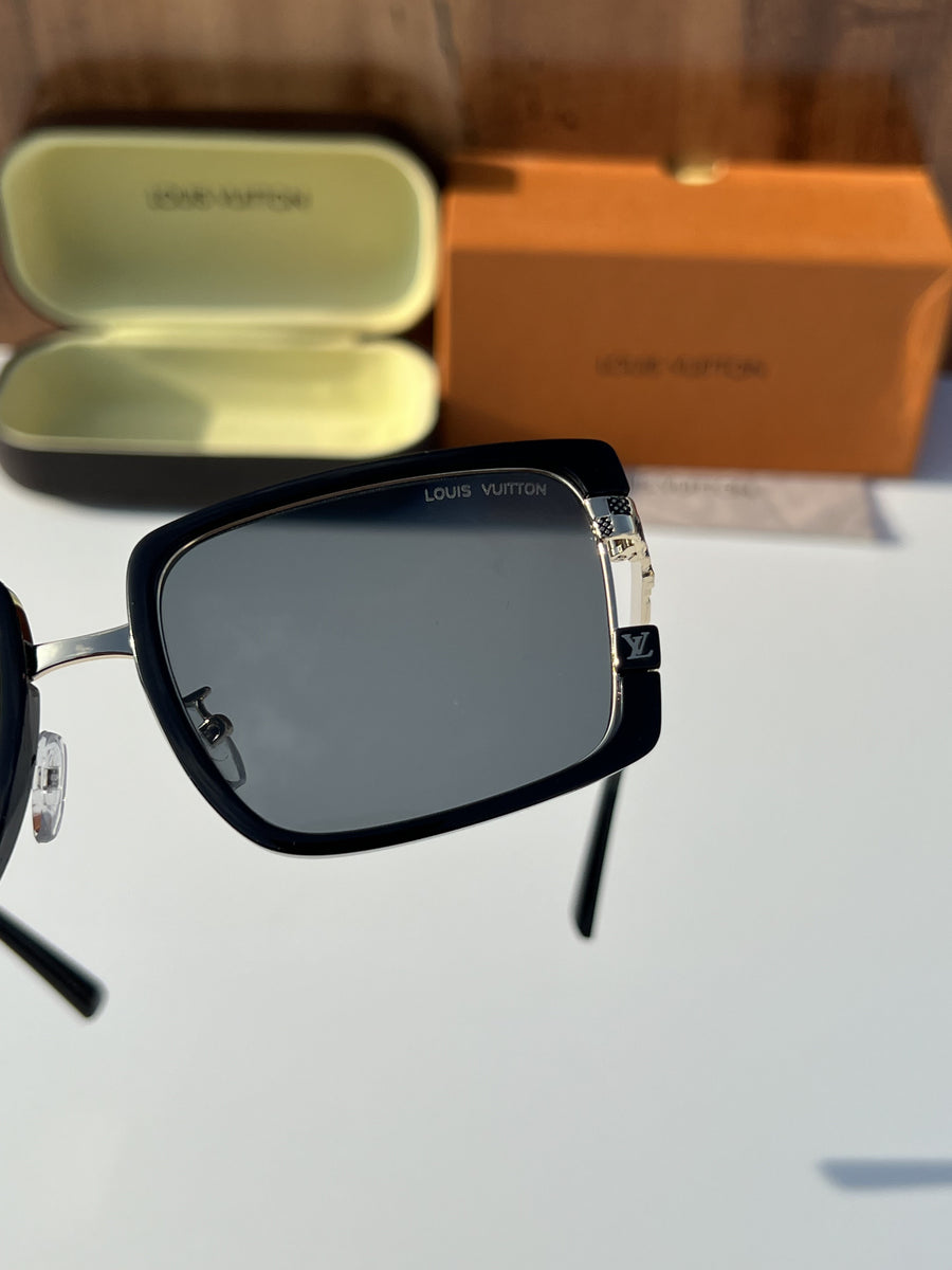 Louis Vuitton_7295_gold_black