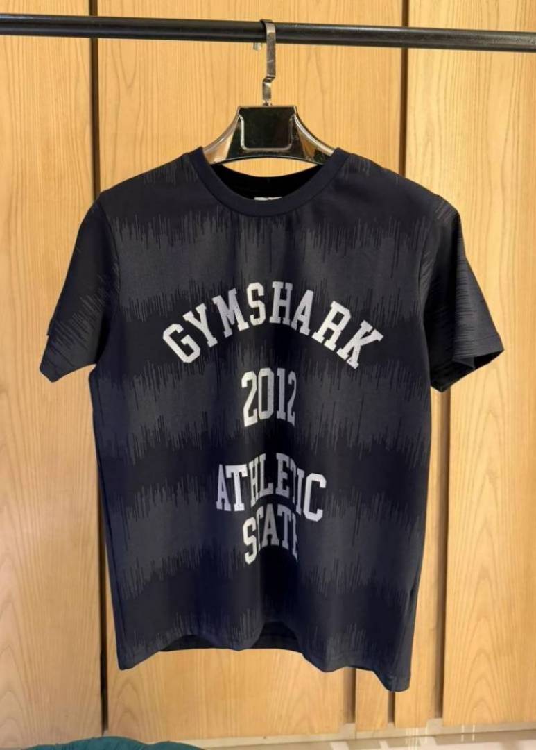 GYMSHARK IMPORTED STORE ARTIxCLE T-SHIRT