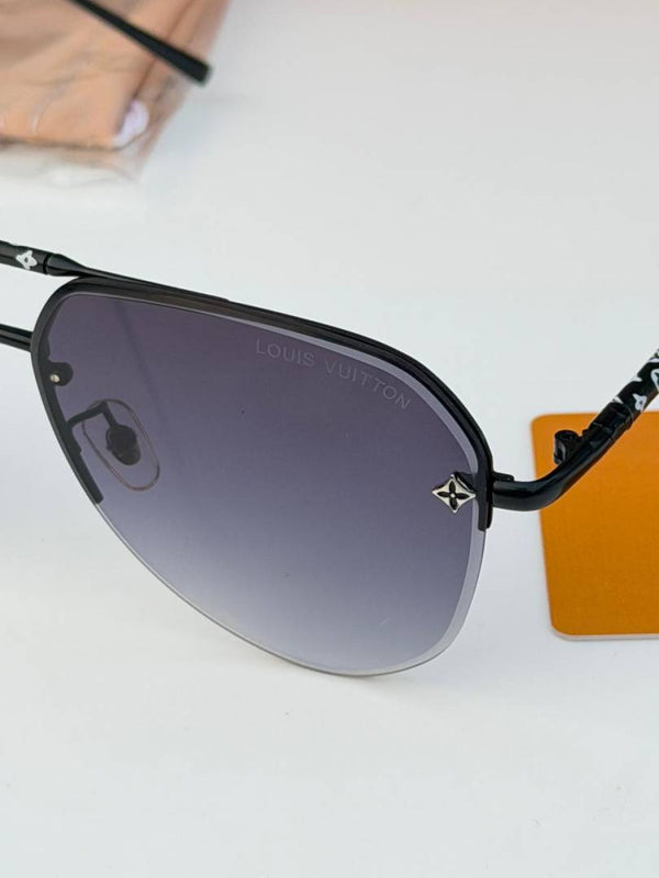 Louis Vuitton_78011_black_shaded