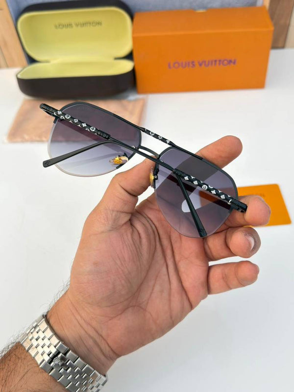 Louis Vuitton_78011_black_shaded