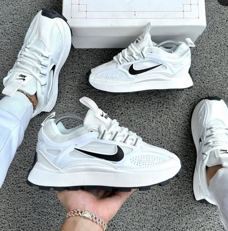 Nike bailleli platform sneaker white