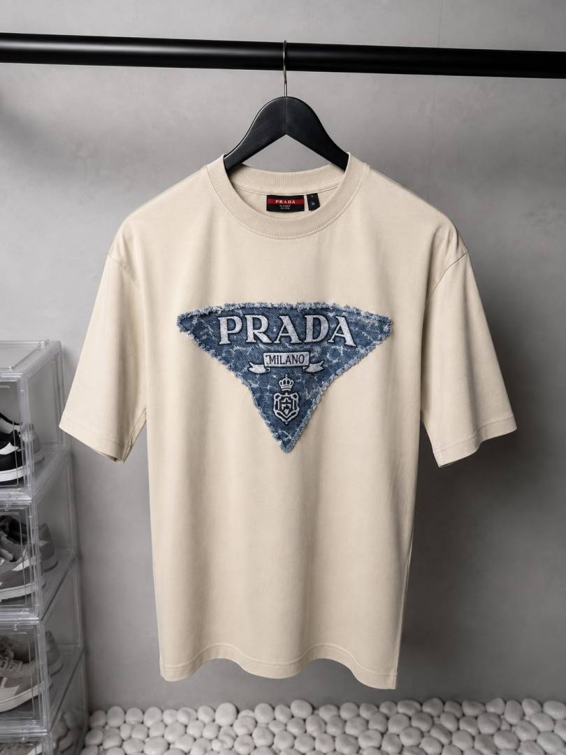 Prada_ Milano Logo T-Shirt 1183. Sale-offer VS1000
