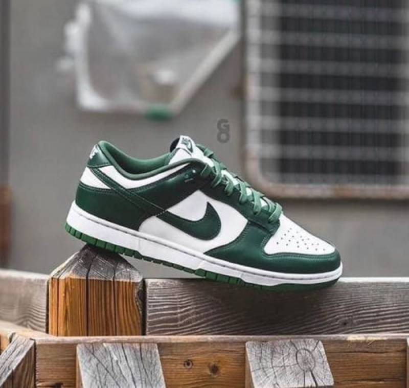Nike dunk low varsity green
