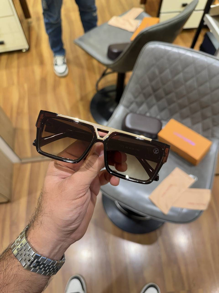 Louis Vuitton_1984_brown