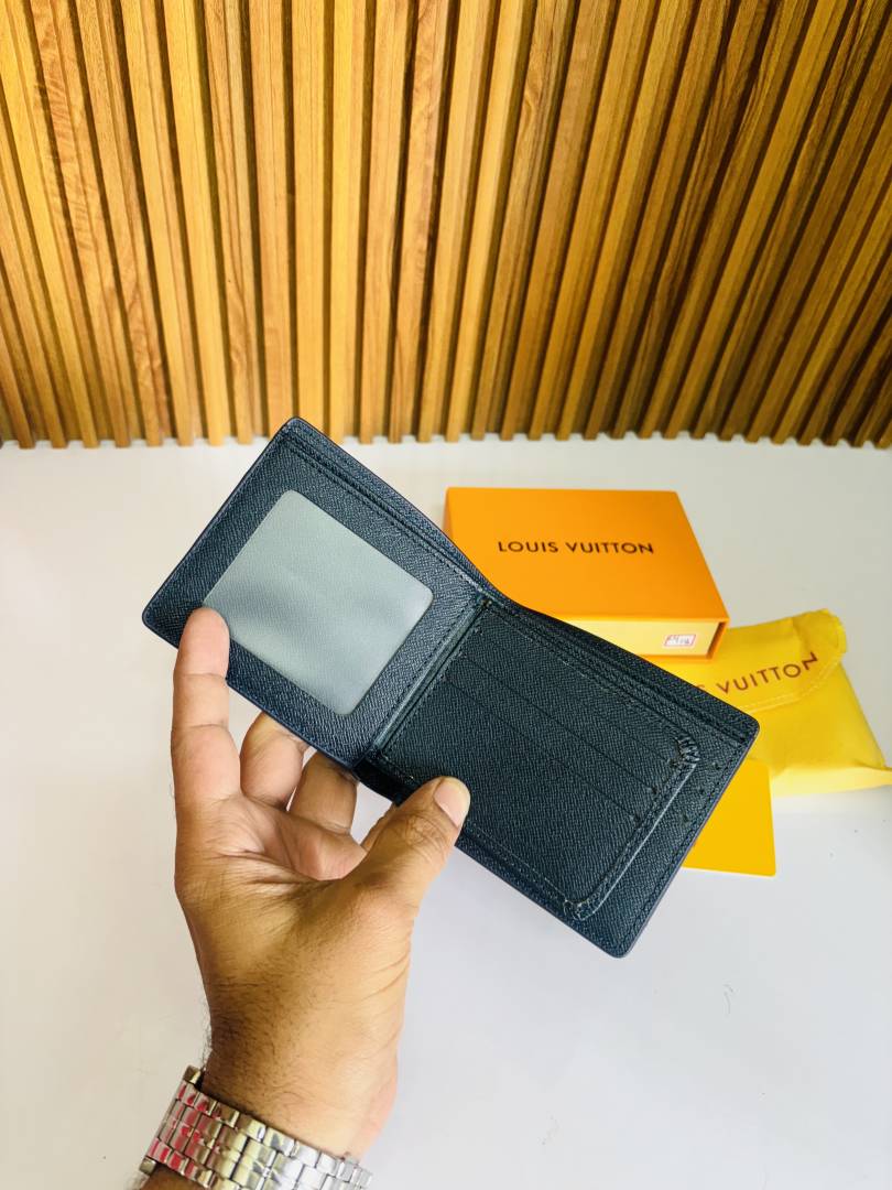 118 LV LOIUS VUTTON PREMIUM QUALITY WALLET