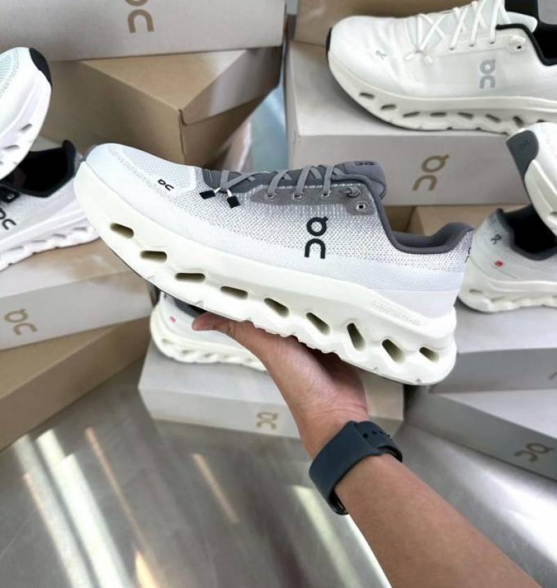 On Running Cloud Tilt Ivory Rock 577