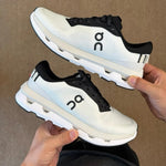 On Running Cloud Zone Ice Black