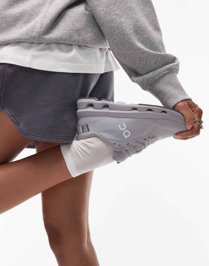 On Cloud Zone Running Grey