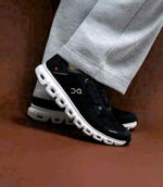 On Cloud 6 Coast Black White 122