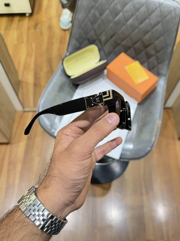 Louis vuitton millionaire black gold