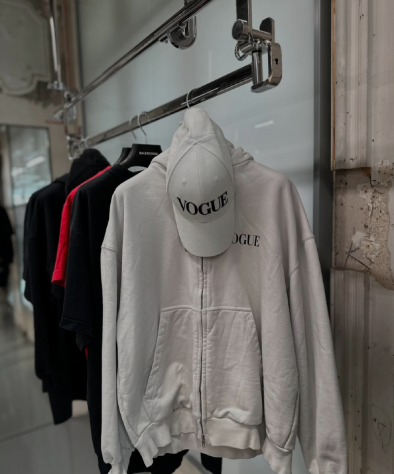 Balenciaga Vogue Premium Unisex Cap (With Safety Box)