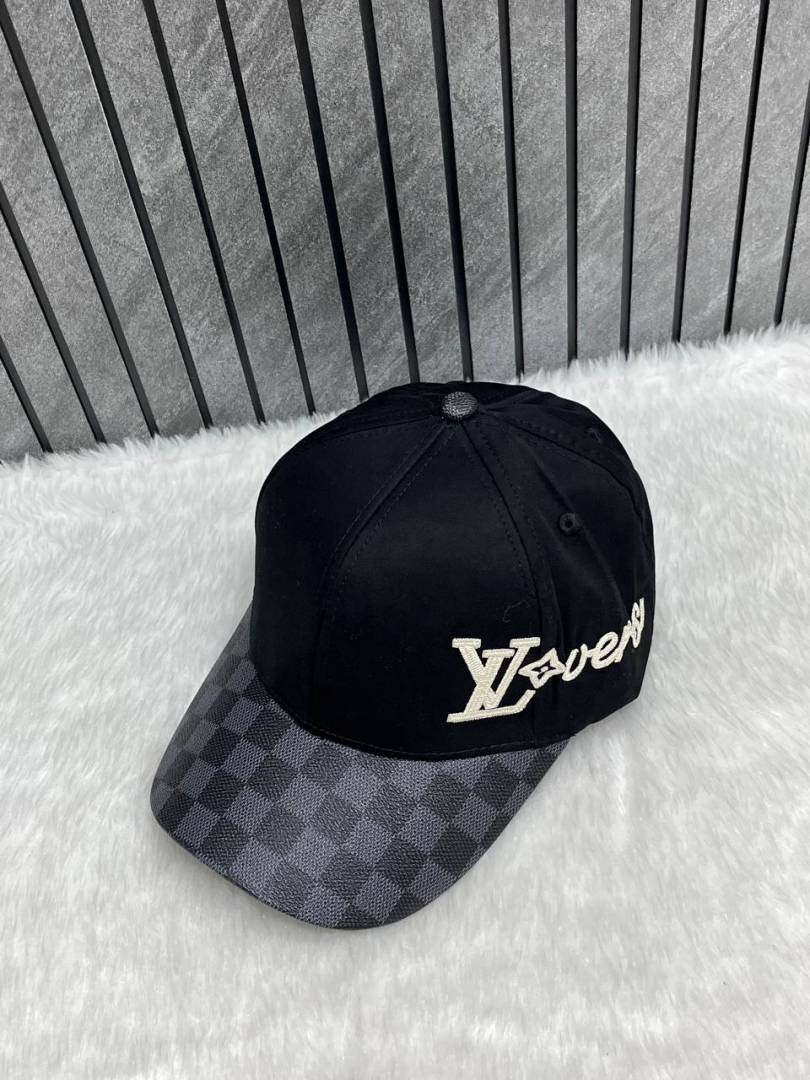 Louis Vuitton_Signature_Lovers_Side_Logo_Black_Premium_Unisex_Cap_With_Safety_Box
