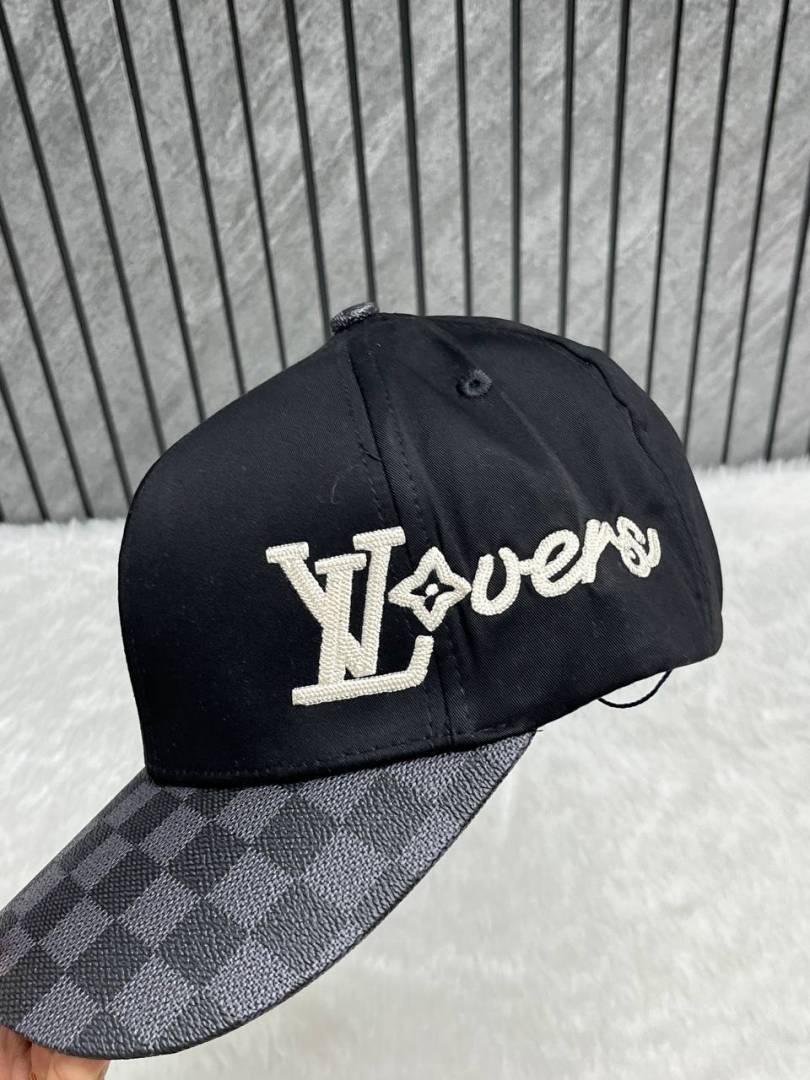 Louis Vuitton_Signature_Lovers_Side_Logo_Black_Premium_Unisex_Cap_With_Safety_Box