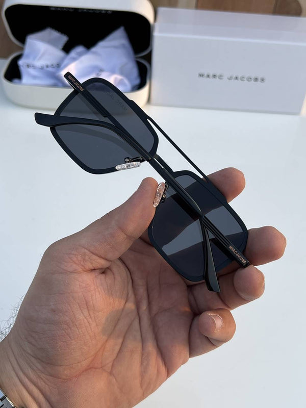 Marc_jacobs_505_full_black