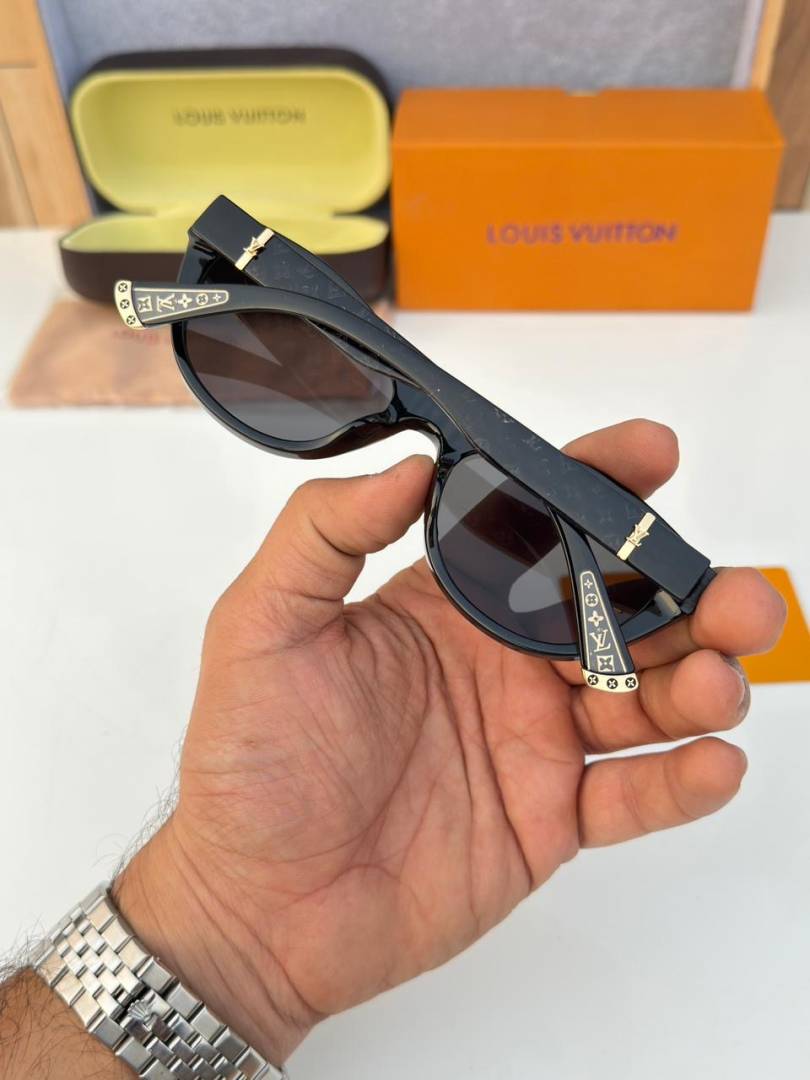 Louis Vuitton_2901_black