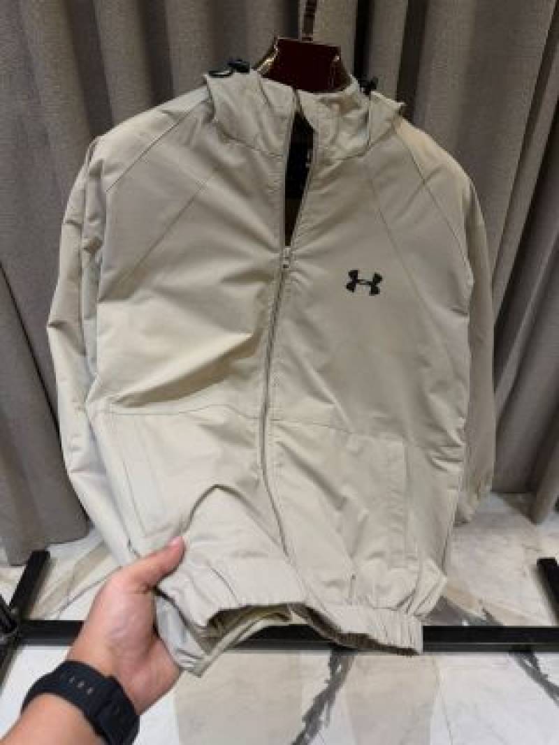 Under Armor Bomber Jacket Light Beige