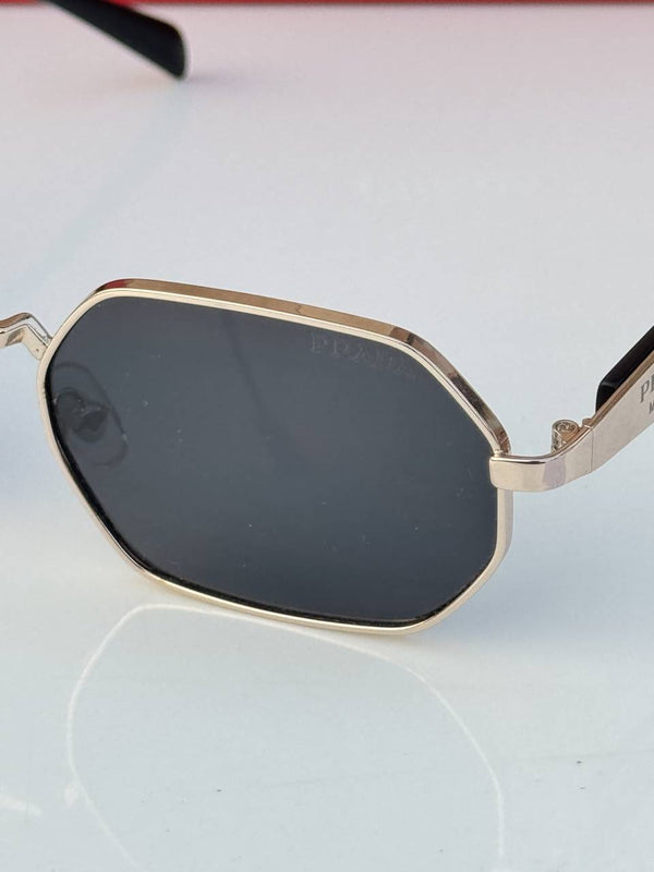Prada_187_gold_black