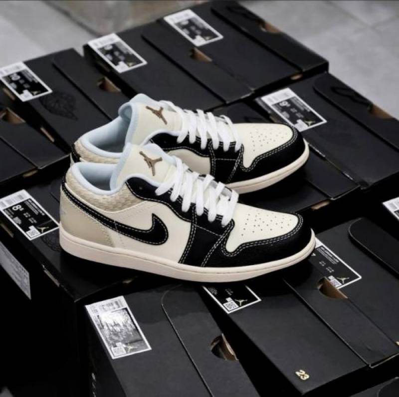 Jordan 1 Low SE Coconut Milk Black
