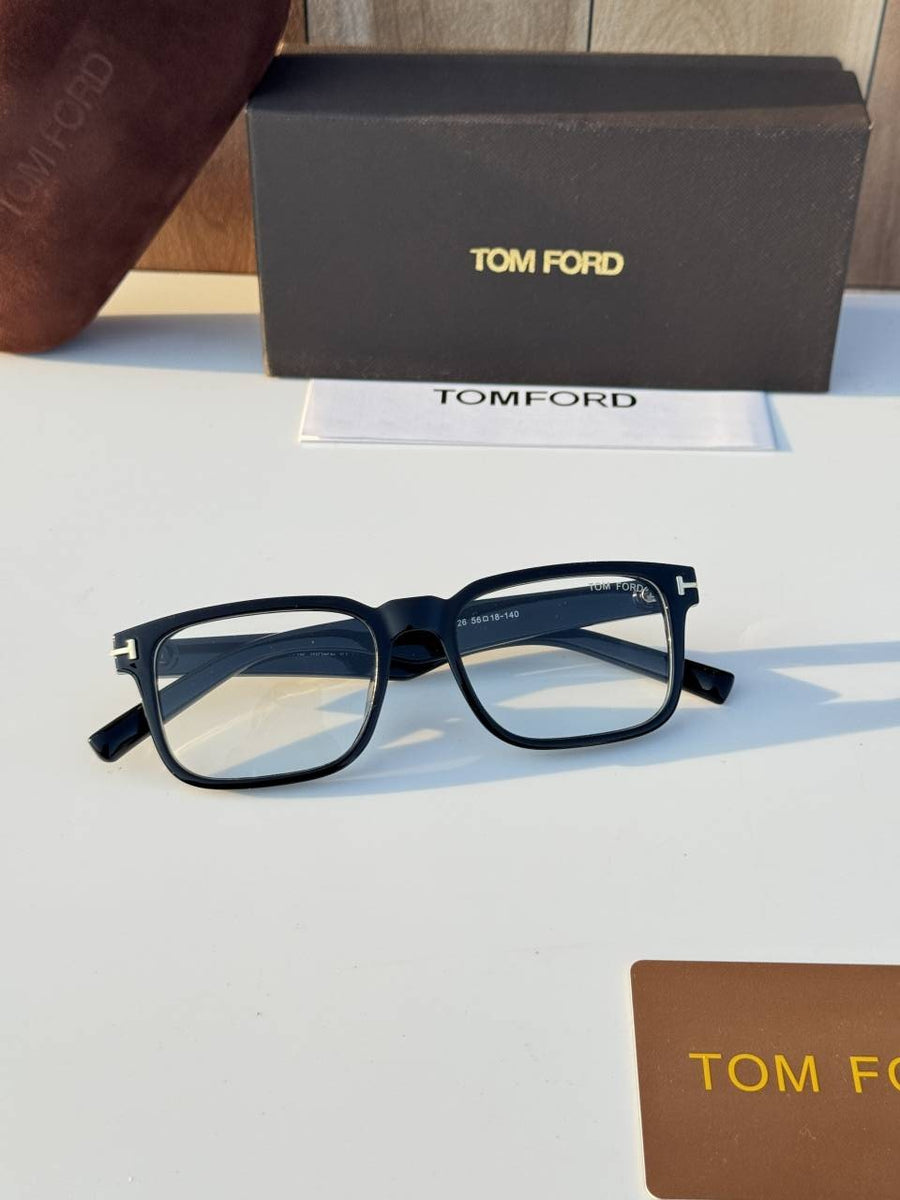 Tom forr_826_black_plano