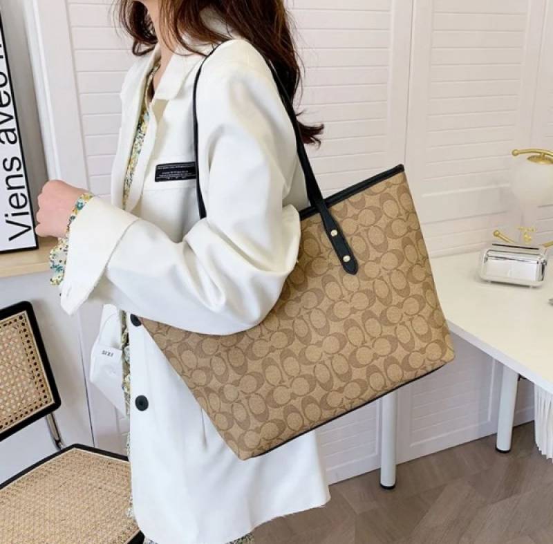 Coach_Signature_City_Tote_Bag_With_OG_Box_&_Dust_Bag_(Beige_Black-1119)