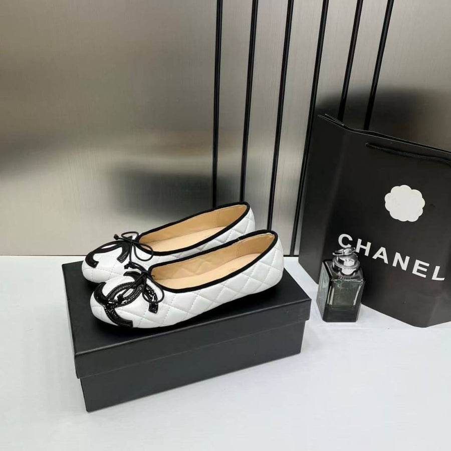 Chanel_Quilted_Cambon_Leather_Ballet_Flats_In_White_&_Black_With_black_Toe_Bow_With_OG_Box_&_Carry_Bag