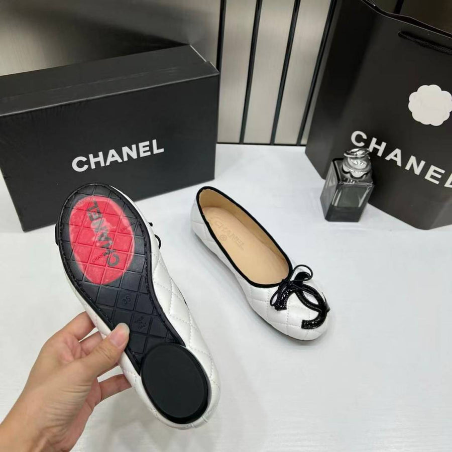 Chanel_Quilted_Cambon_Leather_Ballet_Flats_In_White_&_Black_With_black_Toe_Bow_With_OG_Box_&_Carry_Bag