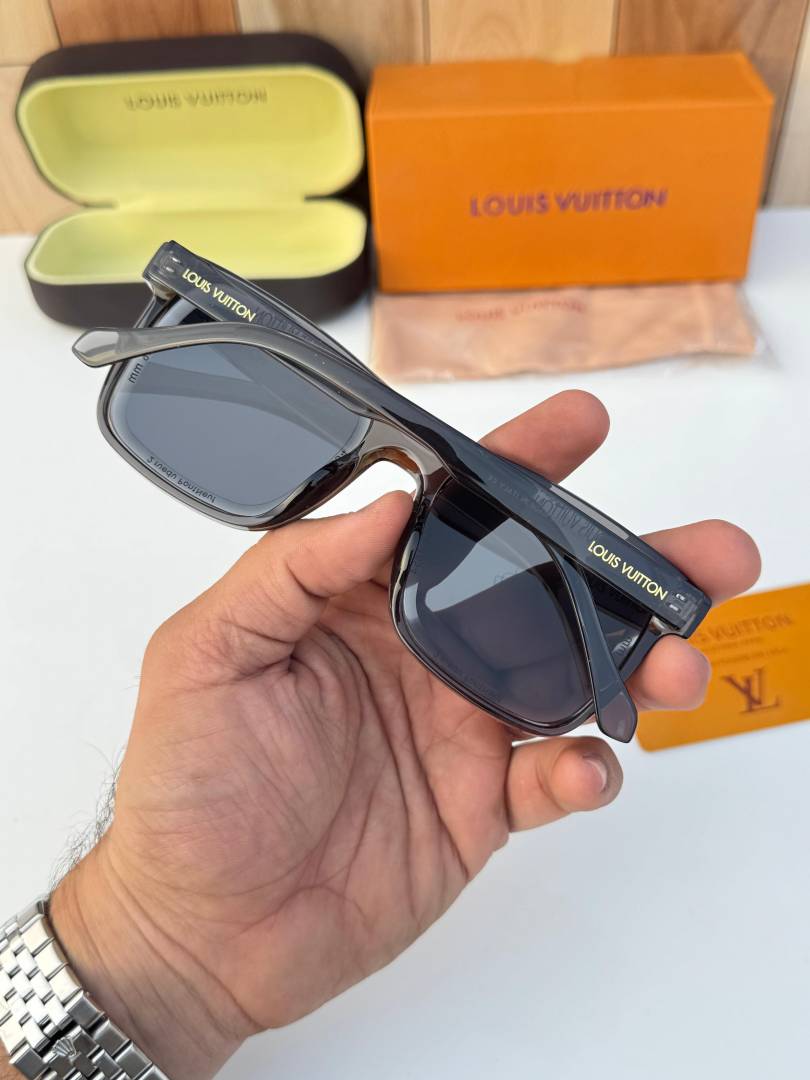 Louis Vuitton_6001_grey_black