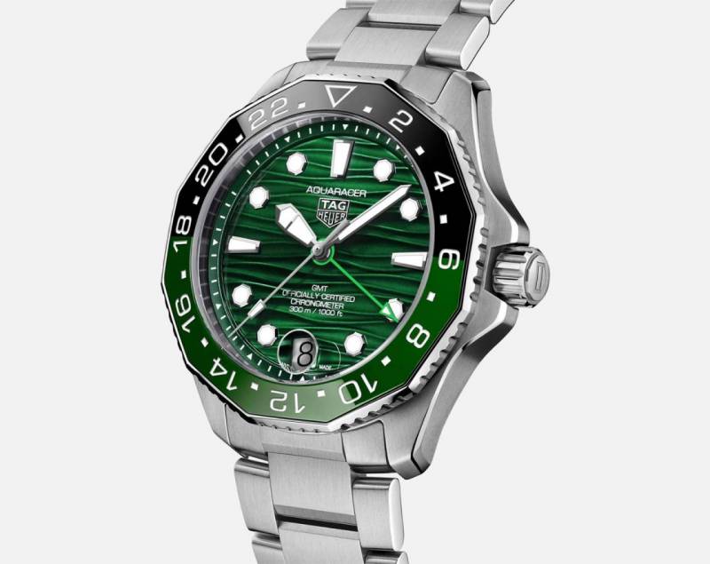 Tag Aquaracer Professional 300m date automatic japan zik zake line