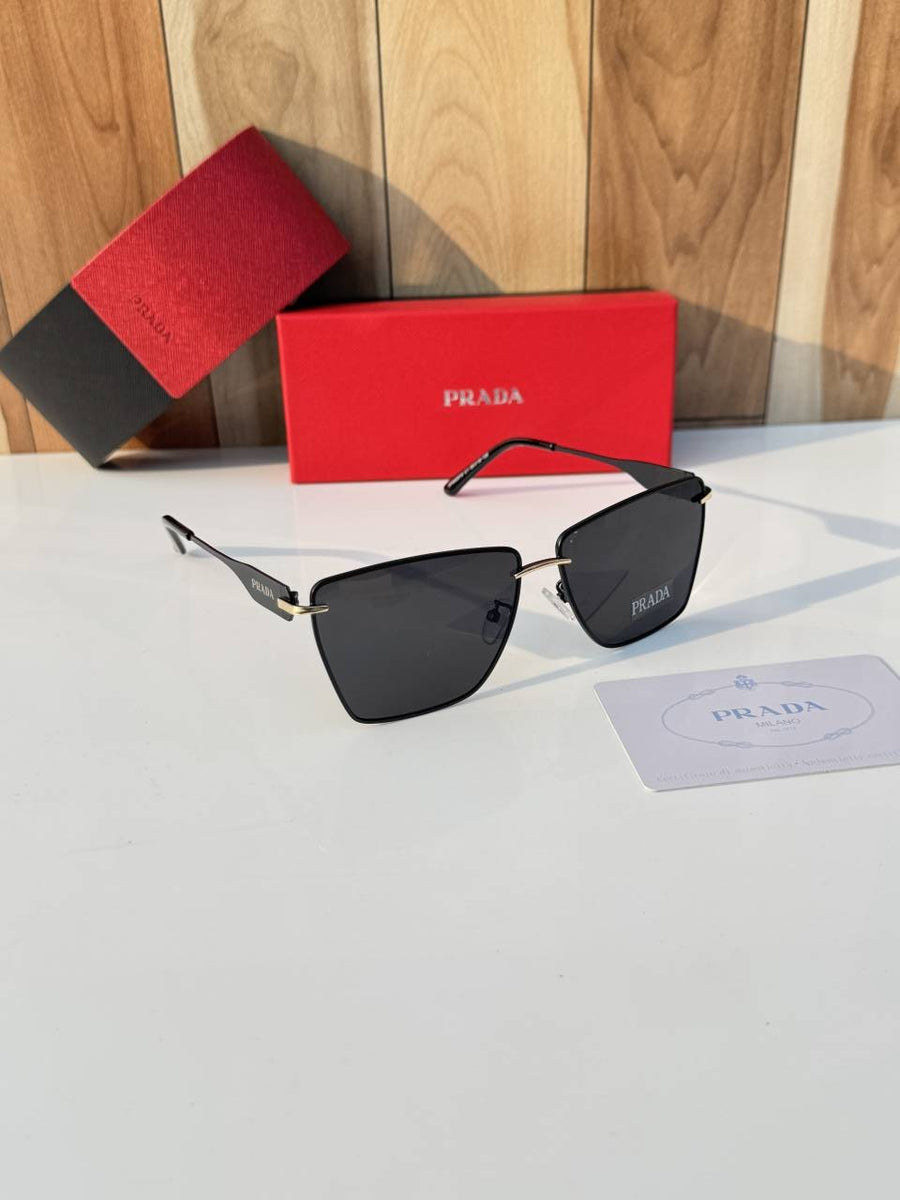 Prada_2018_gold_black