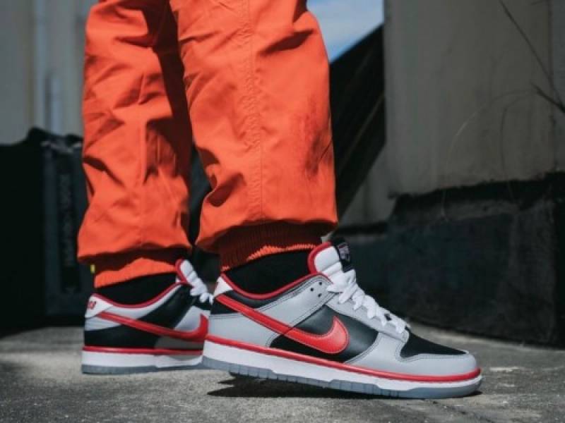 ...Nikke dunk low clark atlanta university x black red grey