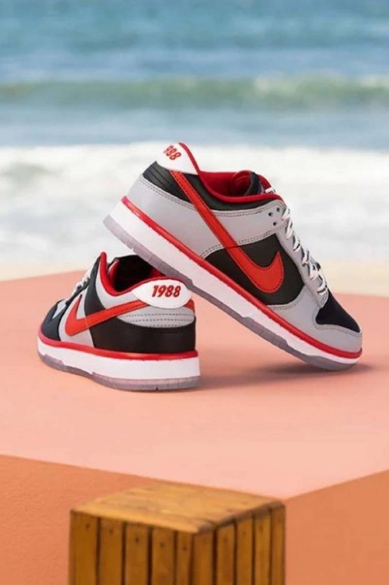 ...Nikke dunk low clark atlanta university x black red grey
