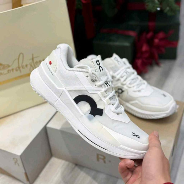 On Running Cloud The Roger Pro 2 White Black 1126