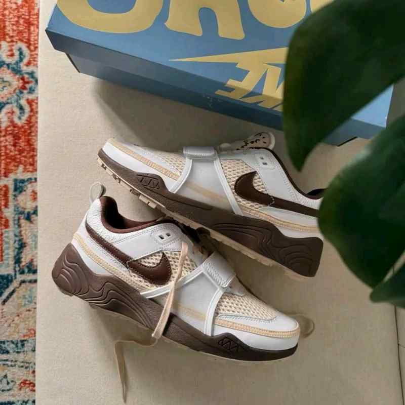 Nike Zoom Field Jaxx Travis Scott Light Chocolate