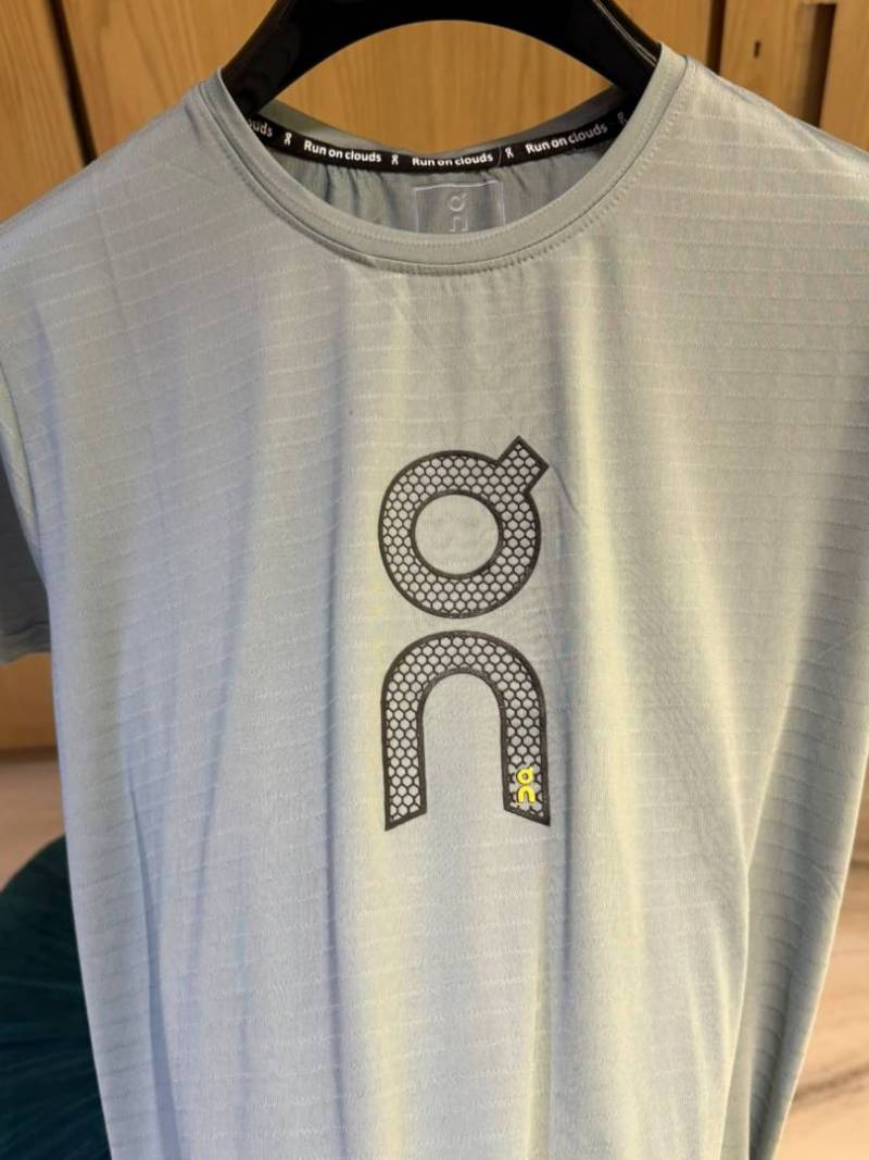 On Cloud IMPORTED STORE ARTICLEx T SHIRT