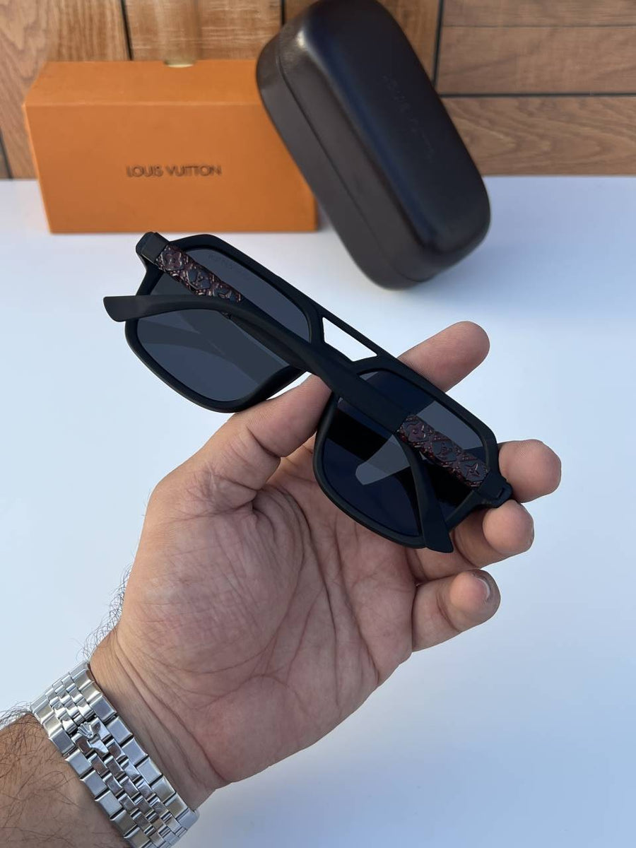 Louis Vuitton_2687_matt_black