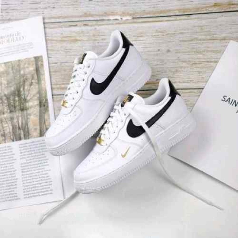 Nike_Airforce_Mini_Gold_Swoosh