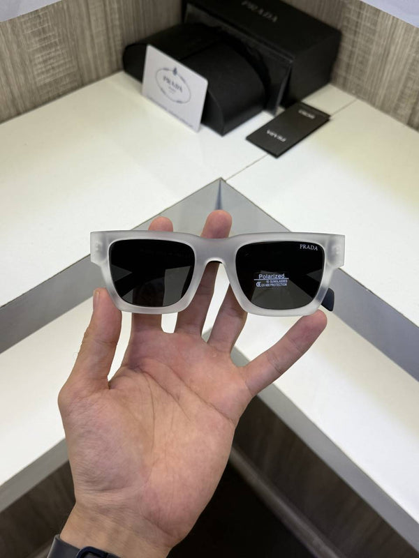 Prada 11 Sunglass (WhiteBlack)