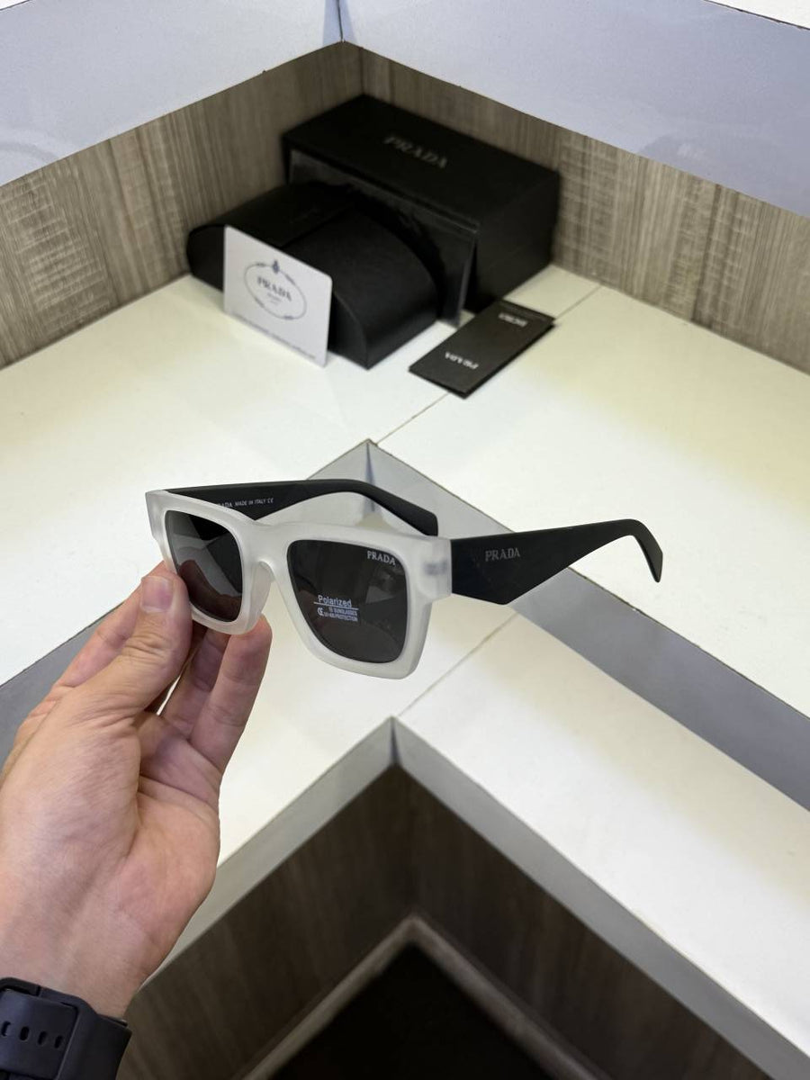 Prada 11 Sunglass (WhiteBlack)